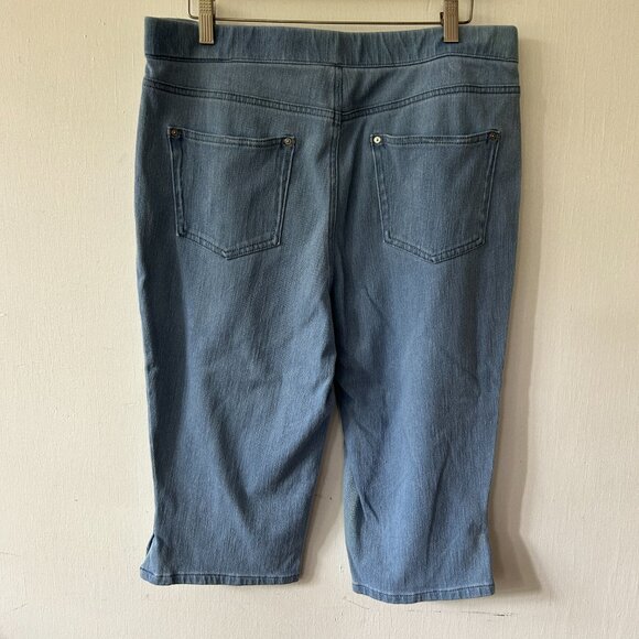 Believe In Your Own Beauty Bermuda Shorts Womens 14 Light Wash Denim Pull On - Picture 3 of 4